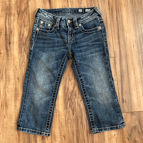 Cute Flap Pocket w/ Flowers Bling Miss Me Capris - Picture 5 of 8